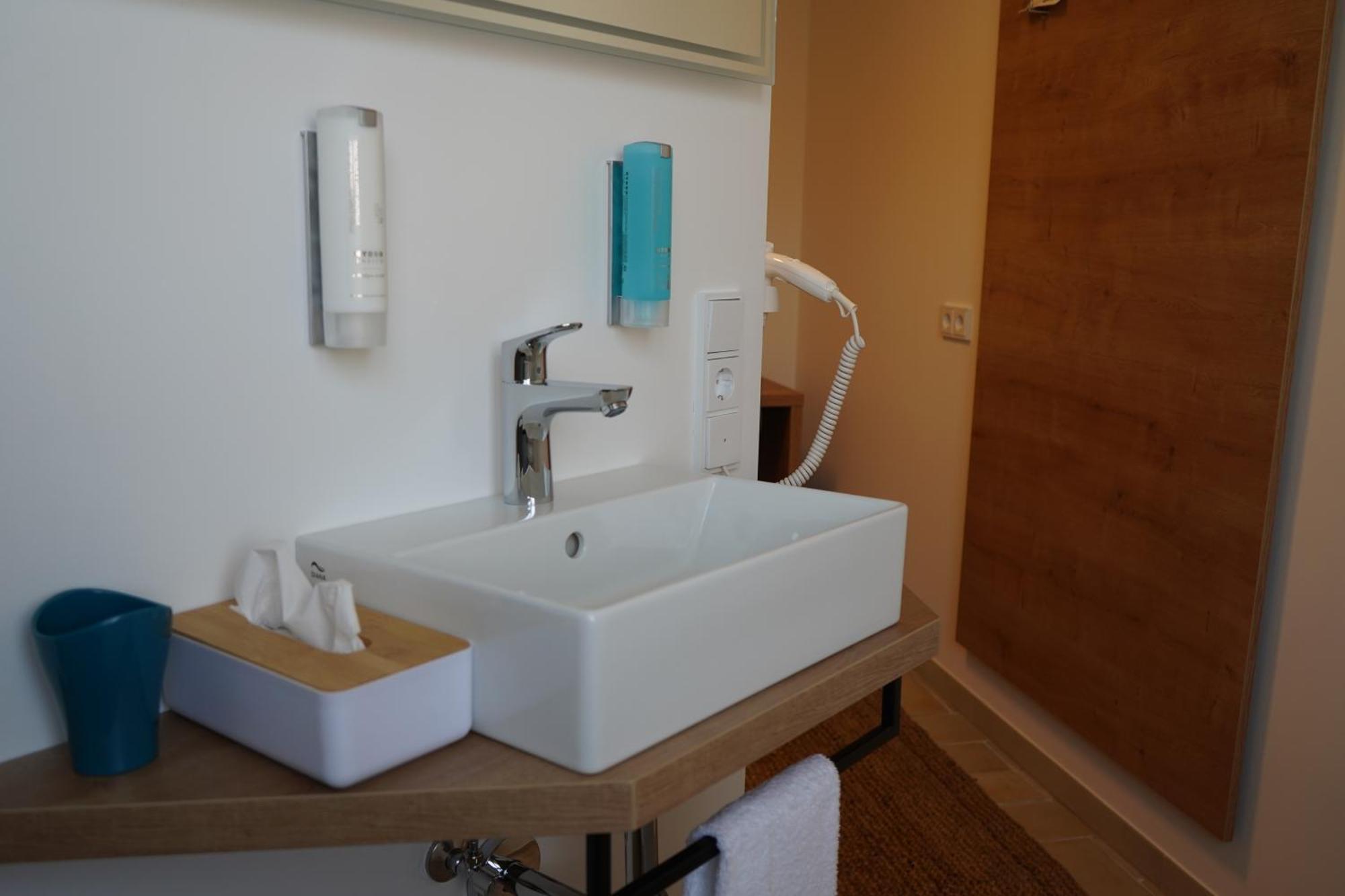 Eco Motel Wallersdorf Eksteriør billede