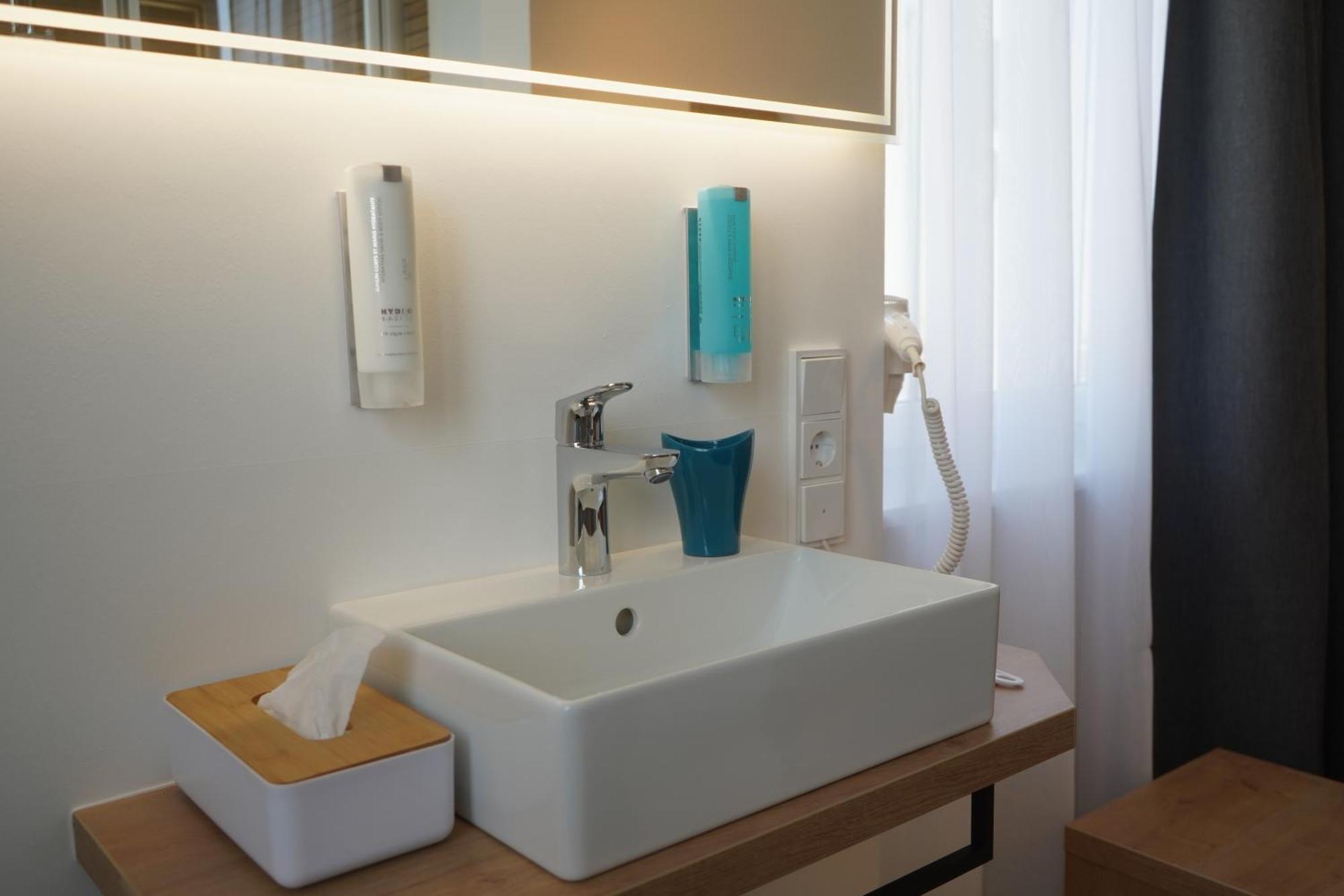 Eco Motel Wallersdorf Eksteriør billede