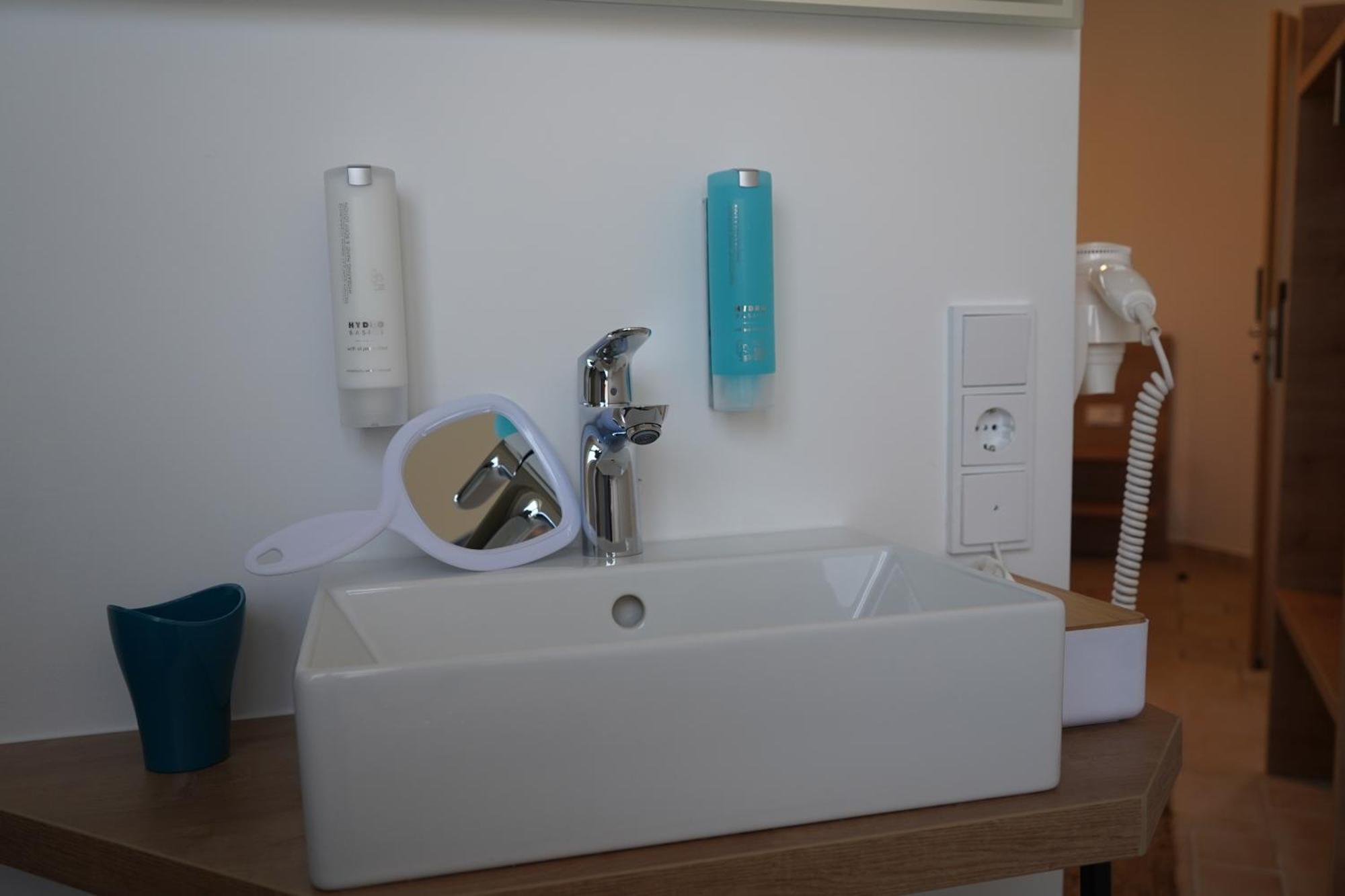 Eco Motel Wallersdorf Eksteriør billede